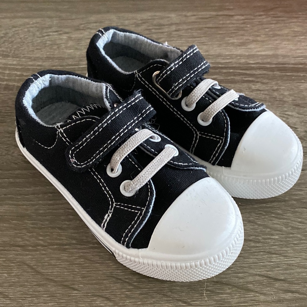 Black & White Keds Shoes Unisex Toddler Size 6 EUC